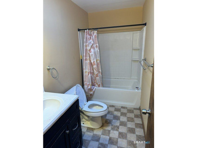 Well-maintained trilevel end-unit townhouse condominium in Fair - photo 13