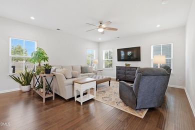 Enjoy this beautiful 3-bedroom, 2.5-bath home with a screened - photo 8