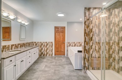 Beautiful 3-Story Home in a Gated Resort-Style Community! This - photo 22