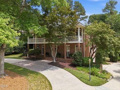 Quietly tucked away in North Ridge, this custom estate captures - photo 2
