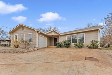 Lake LBJ Home For Sale in Kingsland Texas