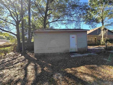 Spacious 4 bedroom, 3 bath home featuring two primary suites and - photo 5