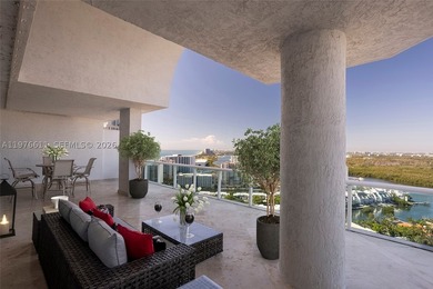 Perched high above it all, this spectacular two-level penthouse - photo 3