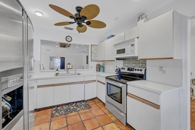 This wonderful 3bd/2bath single family home boast a spacious - photo 15