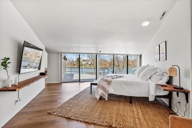 4010 Clubhouse Drive: Where Architectural Light Meets Lakeside - photo 16