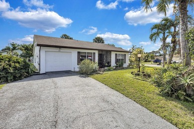This wonderful 3bd/2bath single family home boast a spacious - photo 20