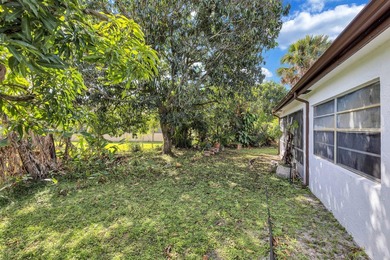 This wonderful 3bd/2bath single family home boast a spacious - photo 21