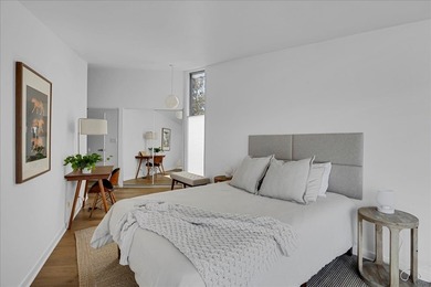 4010 Clubhouse Drive: Where Architectural Light Meets Lakeside - photo 27