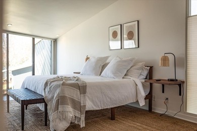 4010 Clubhouse Drive: Where Architectural Light Meets Lakeside - photo 47