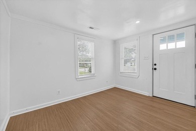 2023 Hugo Avenue is a beautifully renovated 2-bedroom, 2-bath - photo 11