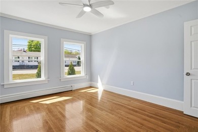 LOCATION! LOCATION! LOCATION!! THIS COMPLETELY UPDATED 3 BED 1.5 - photo 11