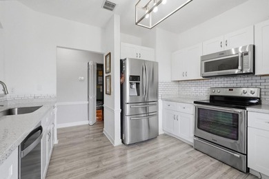 Beautifully updated 3-bedroom, 2-bath corner villa with 1,495 sq - photo 12