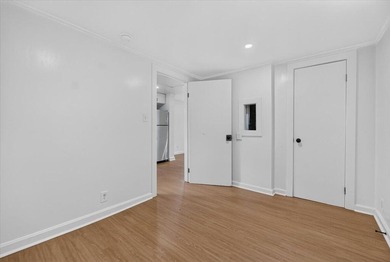 2023 Hugo Avenue is a beautifully renovated 2-bedroom, 2-bath - photo 14