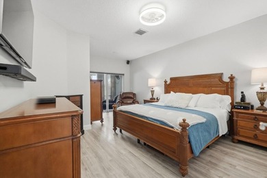 Beautifully updated 3-bedroom, 2-bath corner villa with 1,495 sq - photo 14