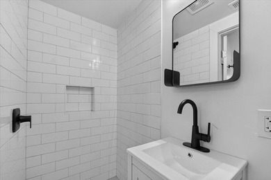 2023 Hugo Avenue is a beautifully renovated 2-bedroom, 2-bath - photo 18