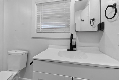 2023 Hugo Avenue is a beautifully renovated 2-bedroom, 2-bath - photo 21
