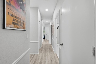 Beautifully updated 3-bedroom, 2-bath corner villa with 1,495 sq - photo 21