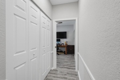 Beautifully updated 3-bedroom, 2-bath corner villa with 1,495 sq - photo 22