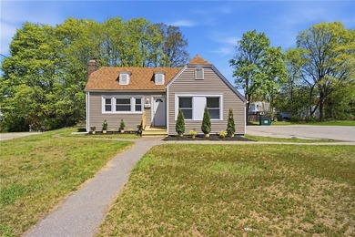LOCATION! LOCATION! LOCATION!! THIS COMPLETELY UPDATED 3 BED 1.5 - photo 23