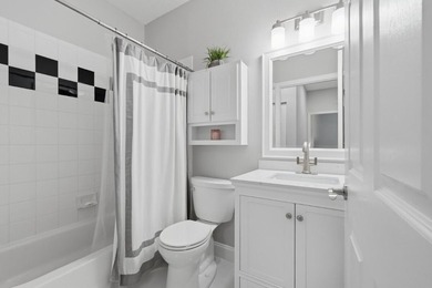 Beautifully updated 3-bedroom, 2-bath corner villa with 1,495 sq - photo 26
