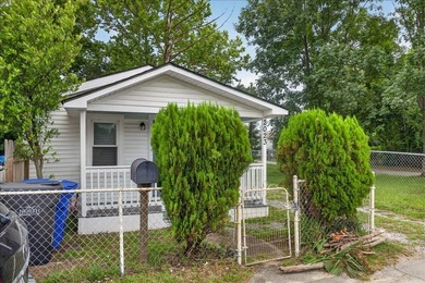 2023 Hugo Avenue is a beautifully renovated 2-bedroom, 2-bath - photo 28