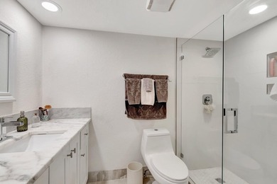 Finest location in Palm Beach, ultra- private, golf course and - photo 28