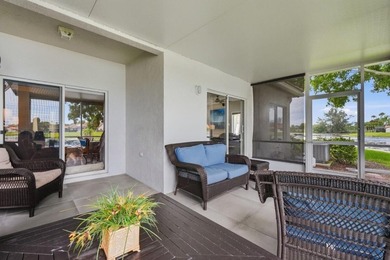 Beautifully updated 3-bedroom, 2-bath corner villa with 1,495 sq - photo 31