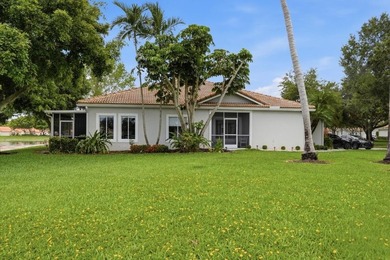 Beautifully updated 3-bedroom, 2-bath corner villa with 1,495 sq - photo 34