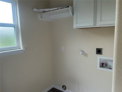 Beautiful home with a complete renovation. This home features a - photo 7
