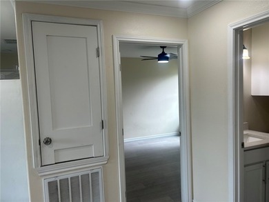 Beautiful home with a complete renovation. This home features a - photo 8