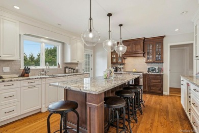 Located in the Village of Flower Hill, 38 Hewlett Lane is a - photo 12
