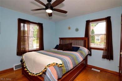 Welcome home to this well-maintained 3-bedroom, 2 full bathroom - photo 12