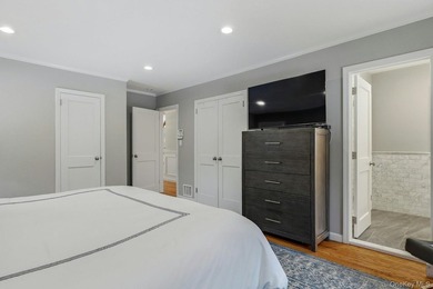 Located in the Village of Flower Hill, 38 Hewlett Lane is a - photo 17