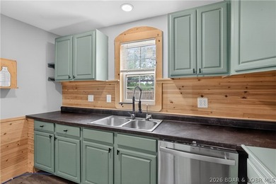 Charming 3-bedroom, 2-bath home located near the Lake of the - photo 18
