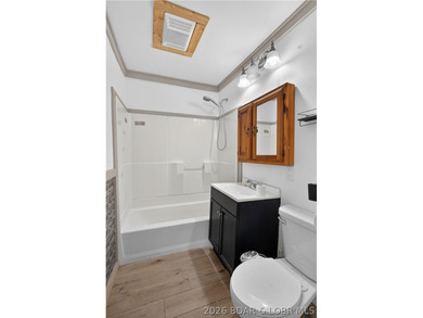Charming 3-bedroom, 2-bath home located near the Lake of the - photo 20