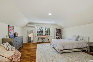 Located in the Village of Flower Hill, 38 Hewlett Lane is a - photo 21
