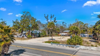 Rare opportunity on Riverside Drive featuring three lots in a - photo 30