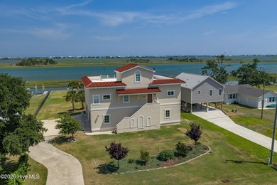 Enjoy a true waterfront boating lifestyle in this exceptional - photo 32