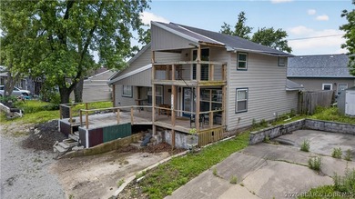 Charming 3-bedroom, 2-bath home located near the Lake of the - photo 34