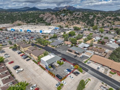 Perfect commercial building situated for 1 or two tenants, with