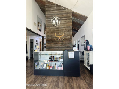 Perfect commercial building situated for 1 or two tenants, with