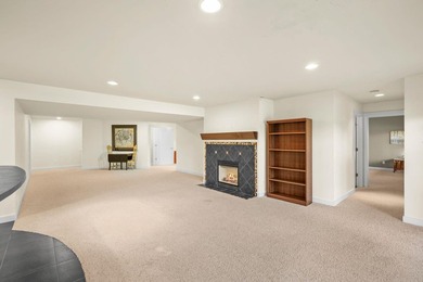 This gorgeous condo greets you with a handsome craftsman - photo 44