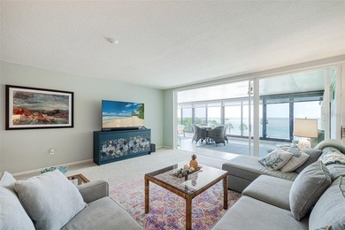 Experience luxury waterfront living in the impressive Marina - photo 14