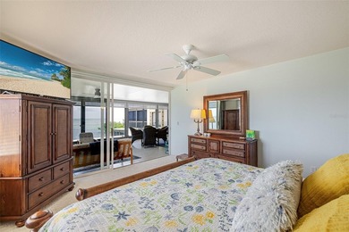 Experience luxury waterfront living in the impressive Marina - photo 27