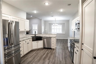 Welcome to 100 Lone Oak in Portland, Texas - a beautifully - photo 6
