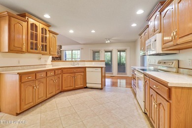 Come and view this Lake Tansi Treasure. Over 2,000 SF on Hole #9 - photo 16