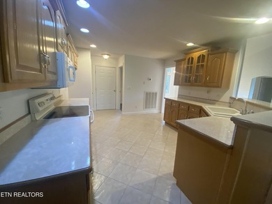 Come and view this Lake Tansi Treasure. Over 2,000 SF on Hole #9 - photo 17