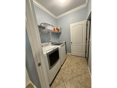 Move in ready and meticulously taken care of 3 bedroom, 2 bath - photo 8