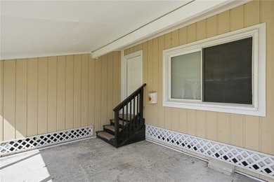 Charming and spacious 3-bedroom home offering 1,687 square feet - photo 3