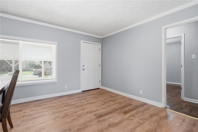 Charming and spacious 3-bedroom home offering 1,687 square feet - photo 5